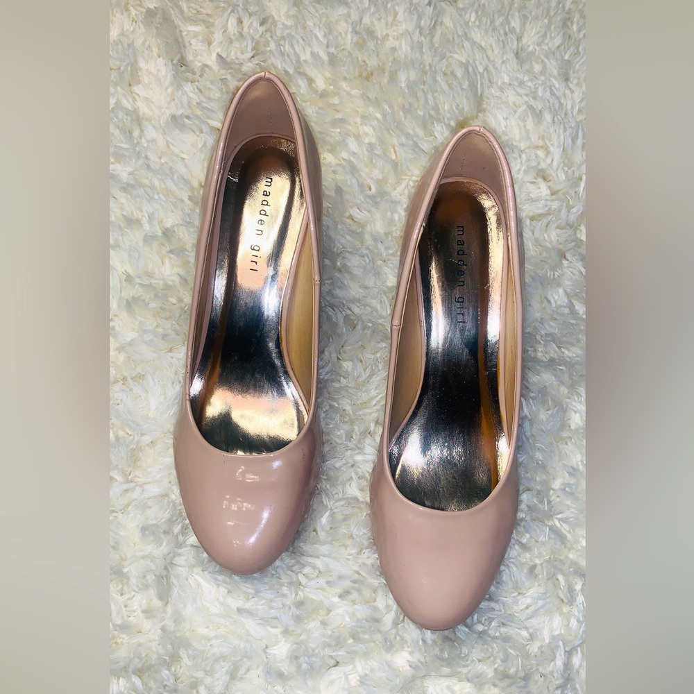 Madden girl shoes size 9.5 tan/beige color